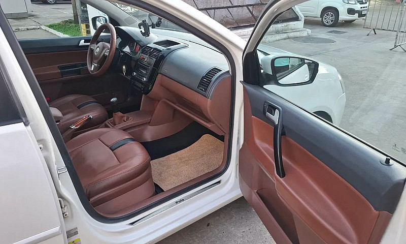 Volkswagen Polo Sed....