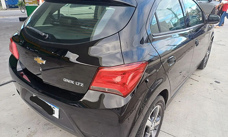 Chevrolet Onix Hatch...