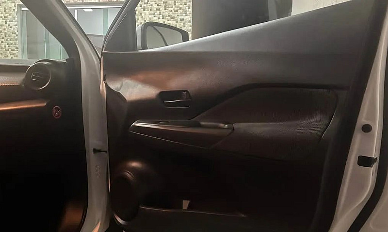 Nissan Kicks Active ...