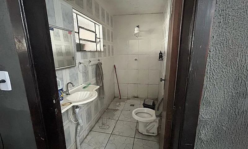 Casa Com 2 Dormitóri...