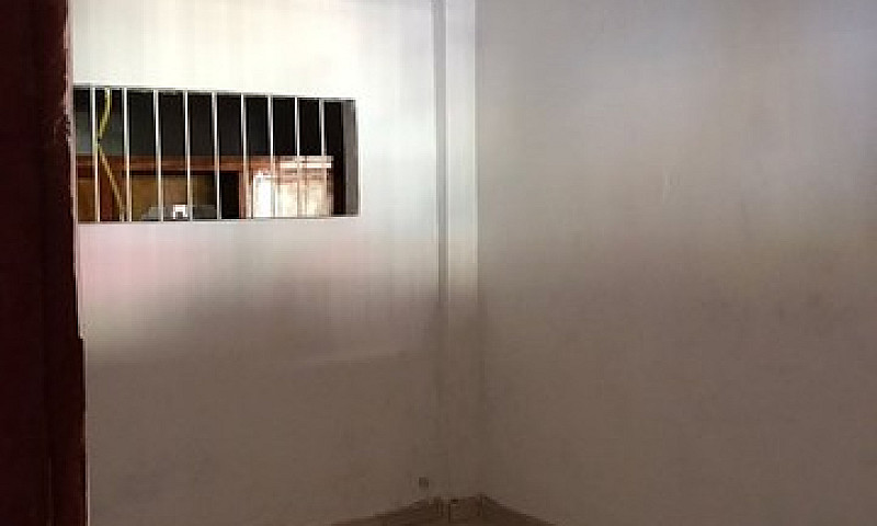 Aluga-Se Casa Natrav...