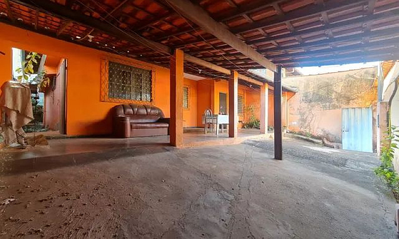 Casa Com 3 Dormitóri...