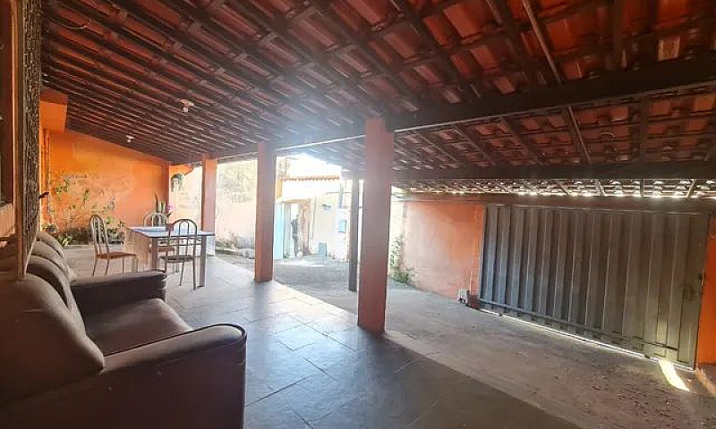 Casa Com 3 Dormitóri...