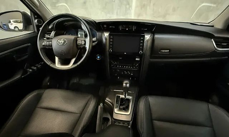 Toyota Hilux Sw4 Srx...