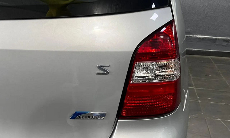 Nissan Grand Livina ...