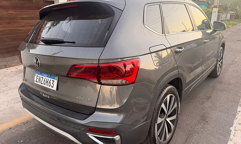 Volkswagen Taos High...