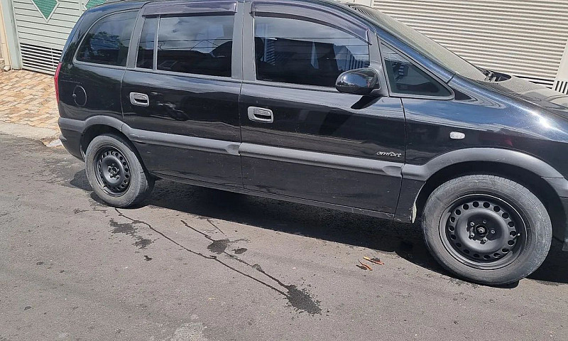 Chevrolet Zafira Com...