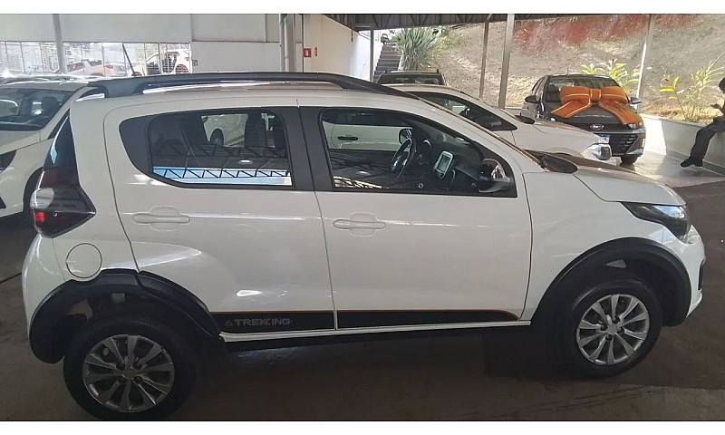 Fiat Mobi Trekking 1...