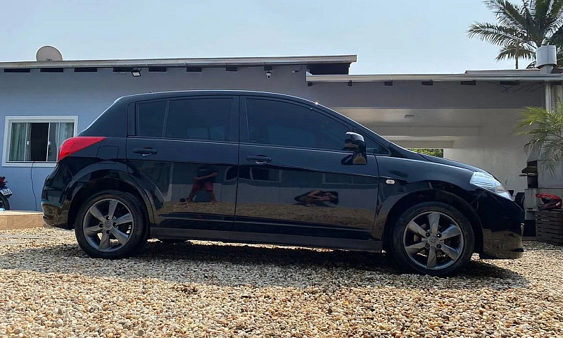 Nissan Tiida S 1.8/1...
