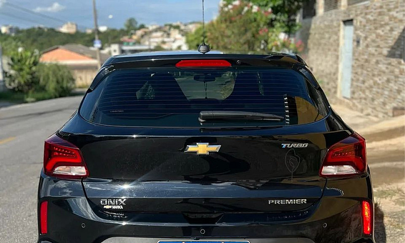 Chevrolet Onix Hatch...