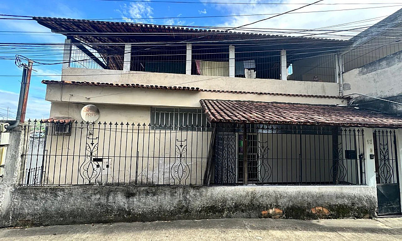 Aluga-Se Casa Ampla ...