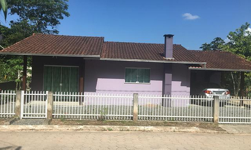 Linda Casa No Centro...