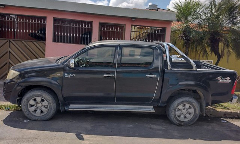 Toyota Hilux...