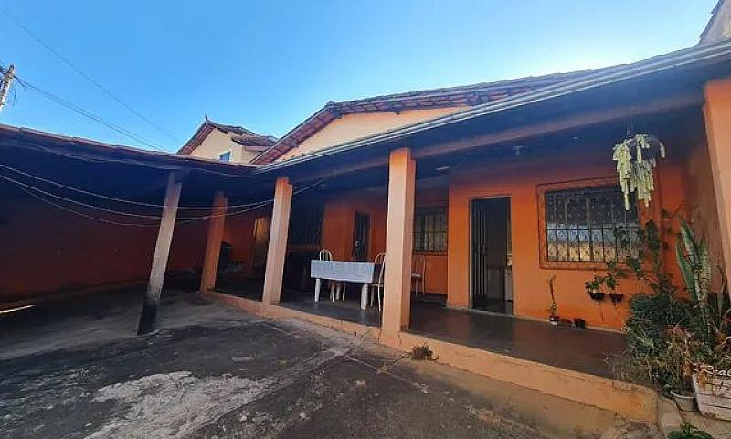 Casa Com 3 Dormitóri...
