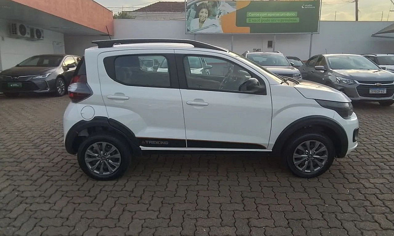 Fiat Mobi Trekking 1...