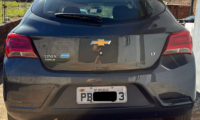 Chevrolet Onix Hatch...