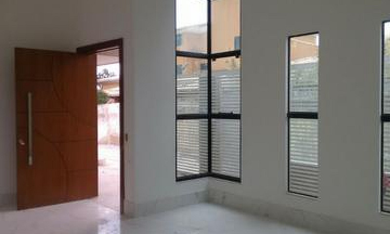 Casa Nova Moderna De...
