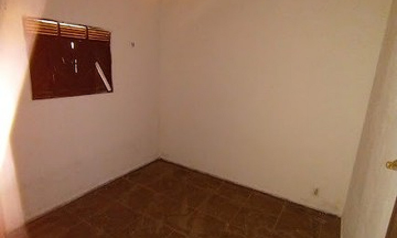Casa 3/4 Ampla Com G...
