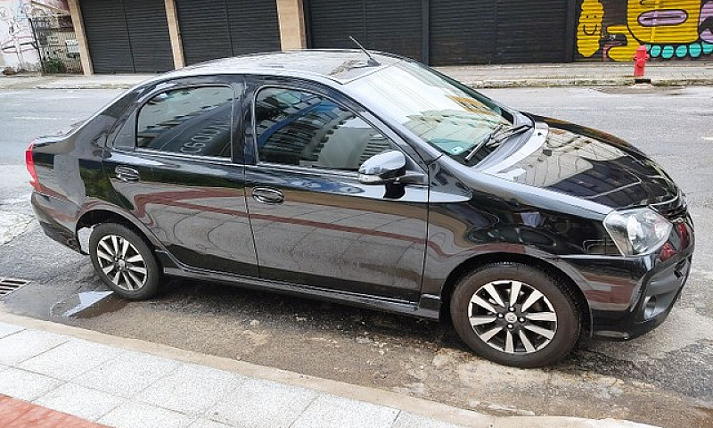 Toyota Etios 2019 Co...