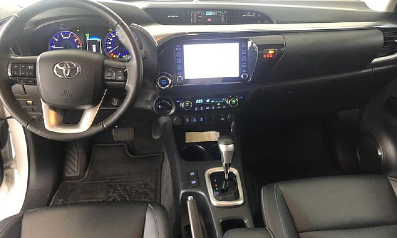Toyota Hilux 2.8 Srv...