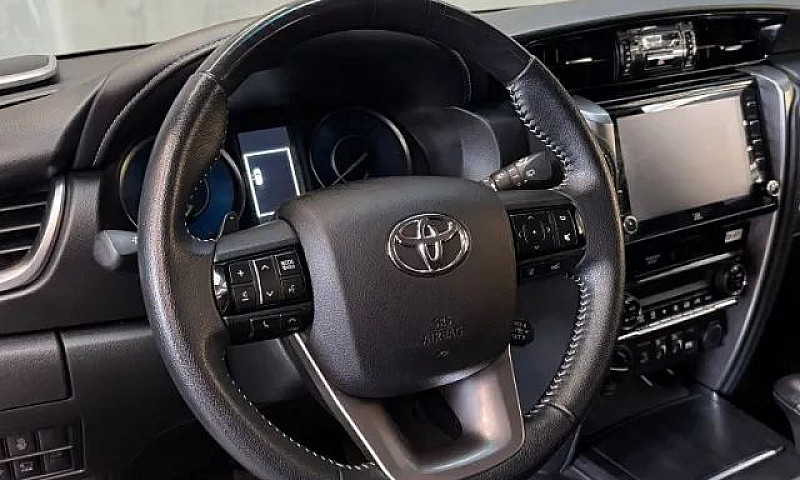 Toyota Hilux Sw4 Srx...