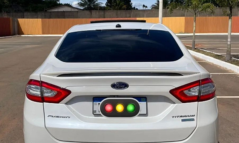 Ford Fusion Titanium...