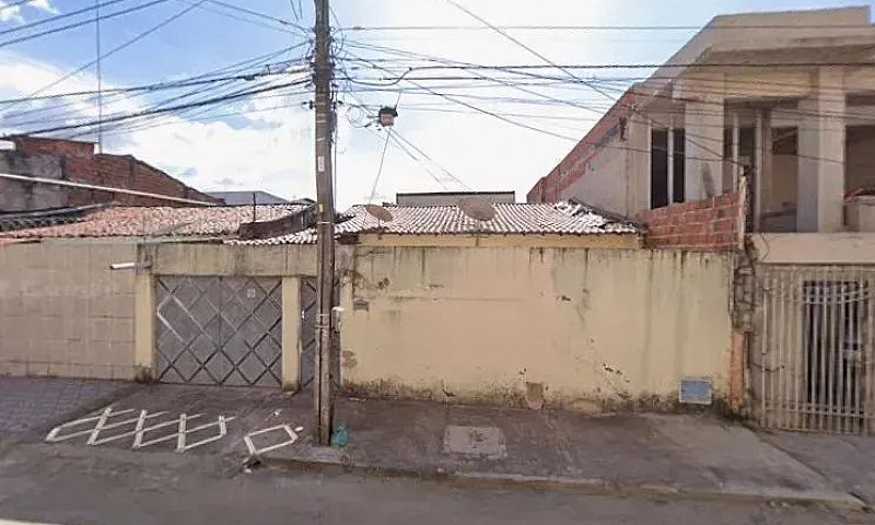 Casa Comercial, Em F...