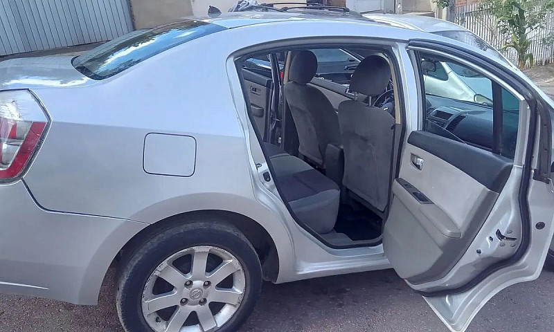 Nissan Sentra S 2.0/...