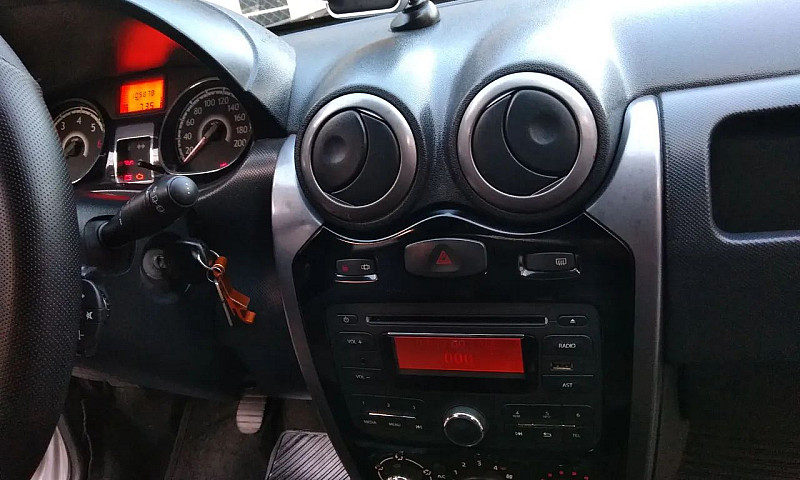 Renault Sandero Priv...