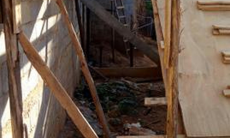 Lote Com Casa Em Con...