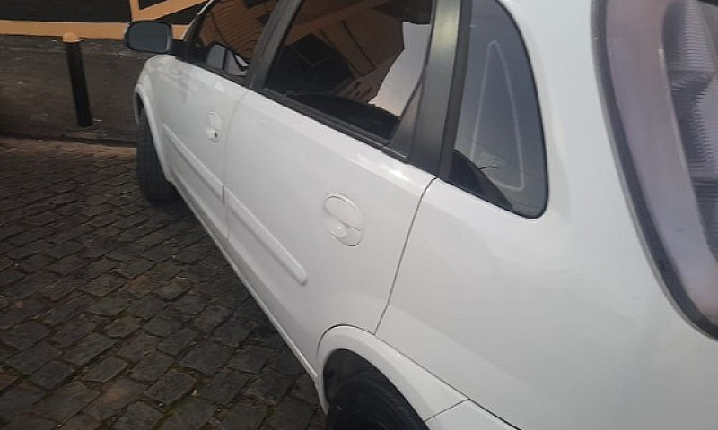 Corsa Hatch ...