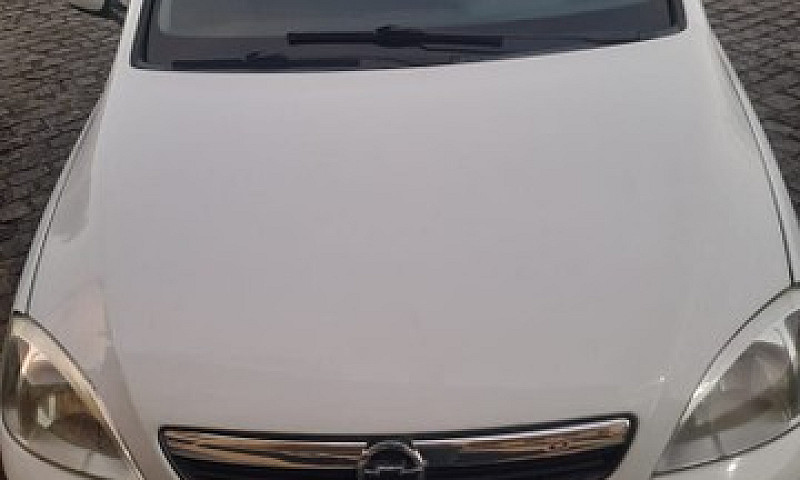 Corsa Hatch ...