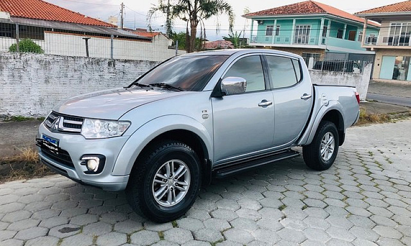 L200 Triton Hpe 2017...