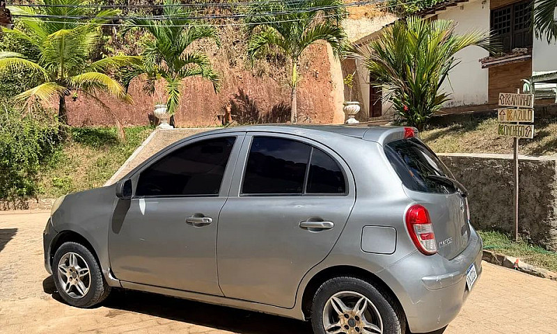 Nissan March S 1.0 1...