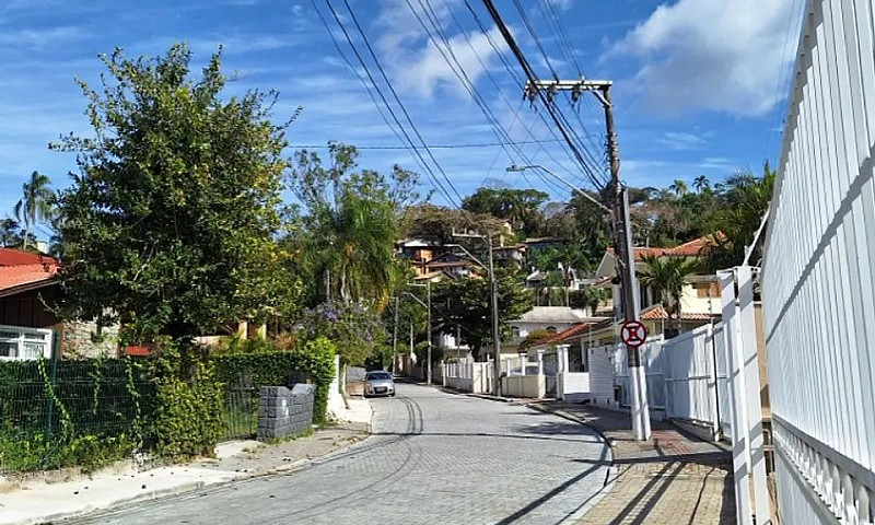 Casa Mobiliada Em Co...