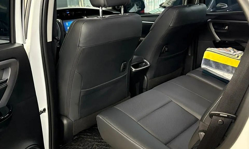 Toyota Hilux Sw4 Srx...