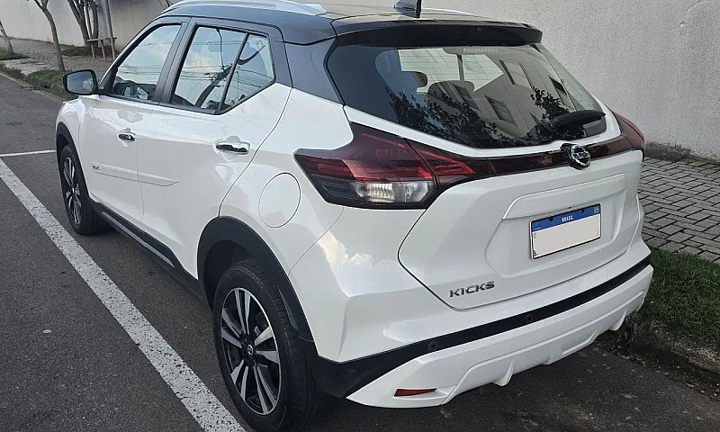 Nissan Kicks Exclusi...