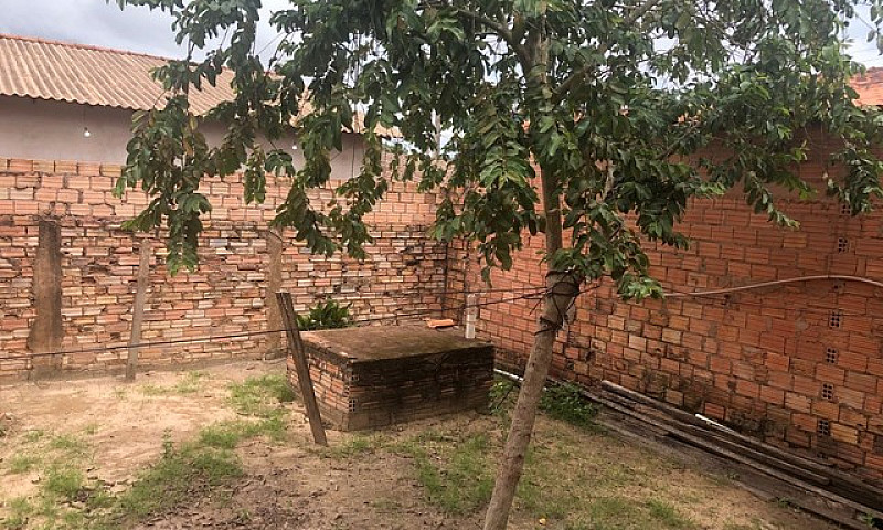 Vende Se Uma Casa...