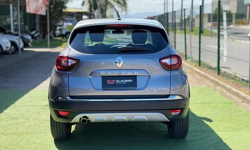 Renault Captur Iconi...