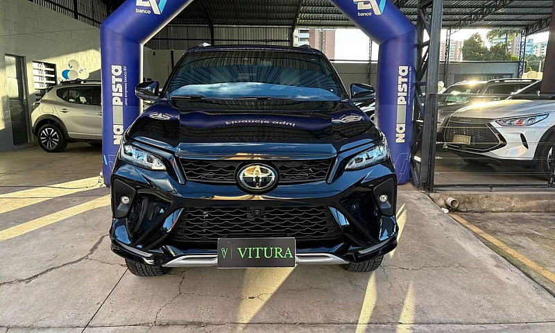 Toyota Hilux Sw4 4X4...