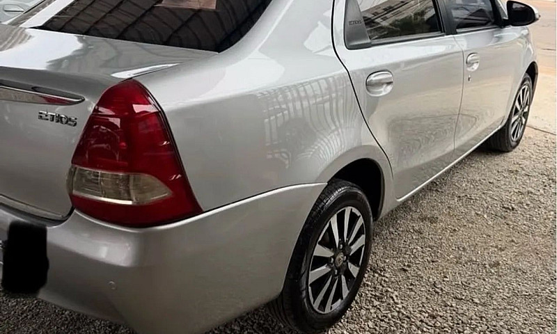 Toyota Etios Platinu...
