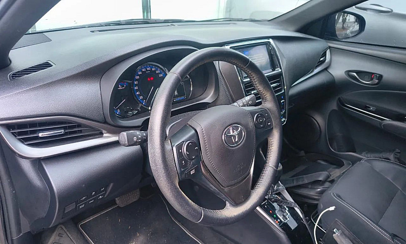 Toyota Yaris Xls 1.5...