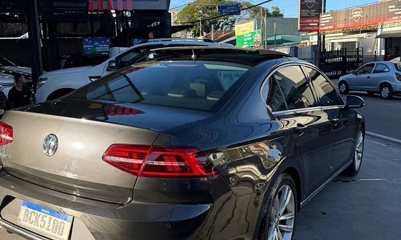 Volkswagen Passat Hi...