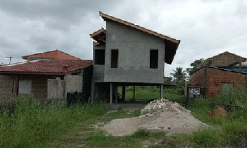 Casa Na Frente Da Pr...