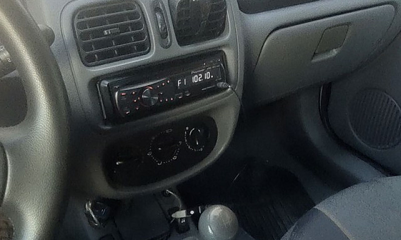 Renaut Clio Sedan 1....