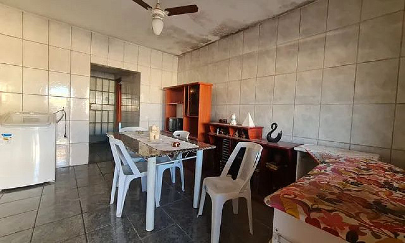 Casa Com 3 Dormitóri...