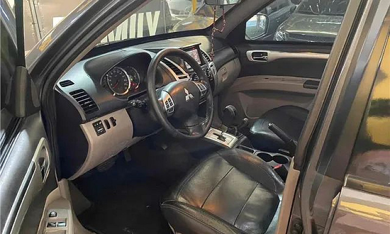 Mitsubishi Pajero Da...