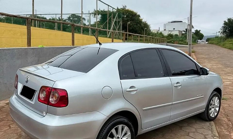 Volkswagen Polo Sed....