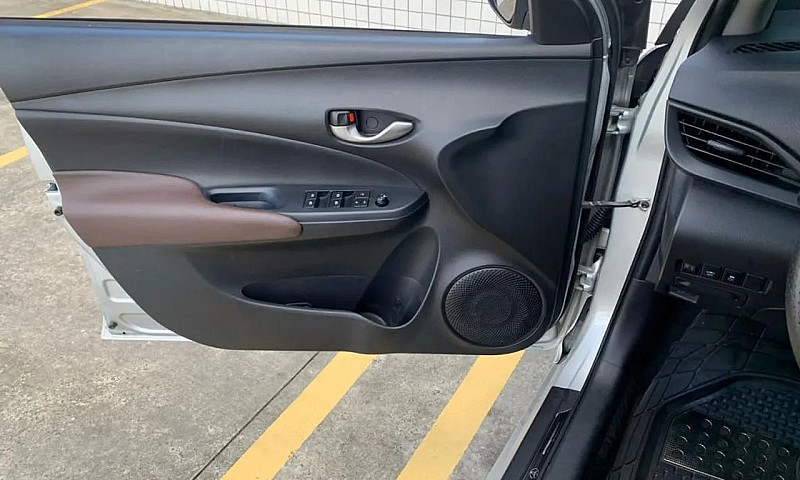 Toyota Yaris Xl Seda...