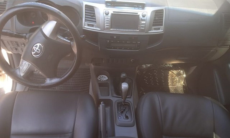 Hilux Cd 3.0 D4D Srv...